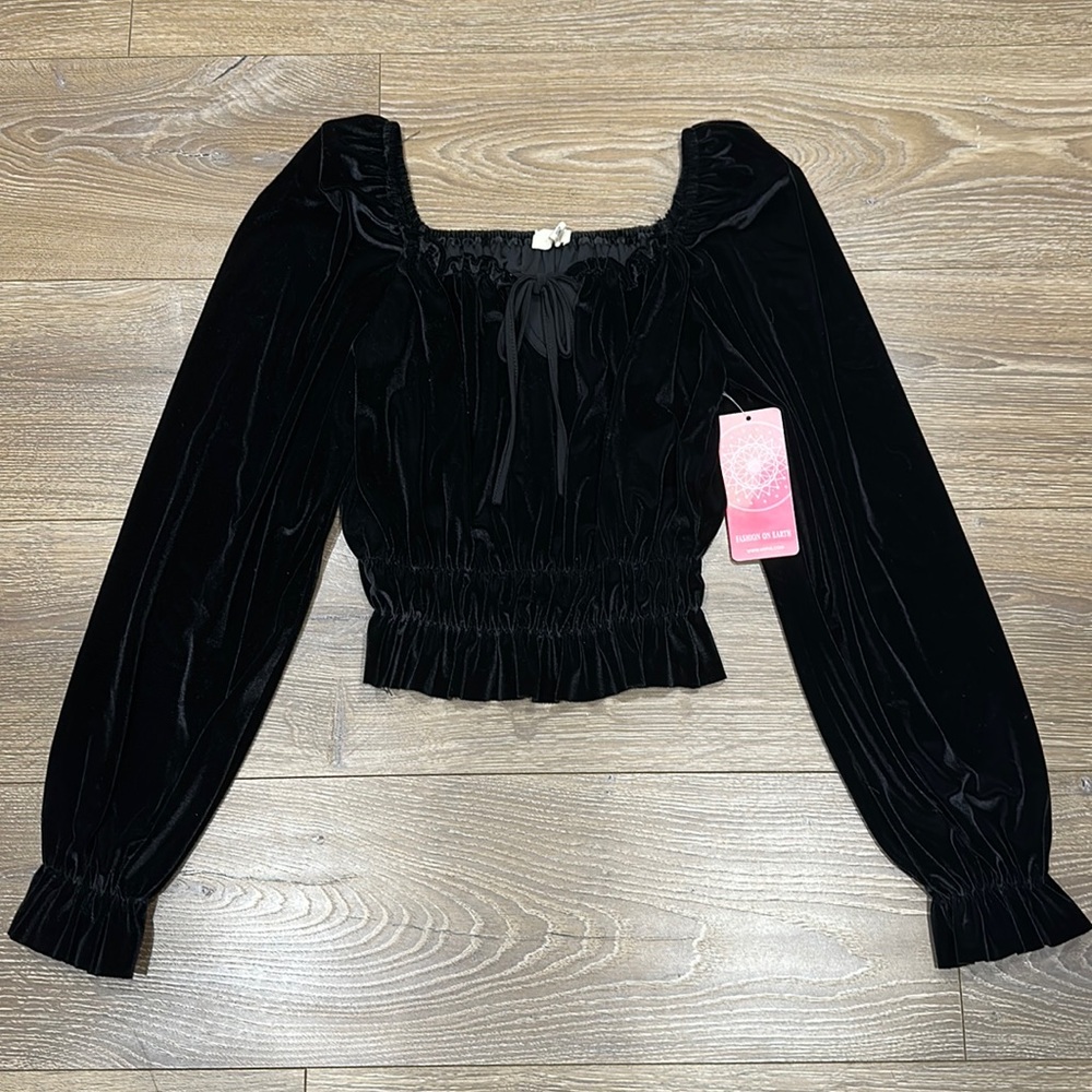 NWT Long sleeve velvet square neck tie front top